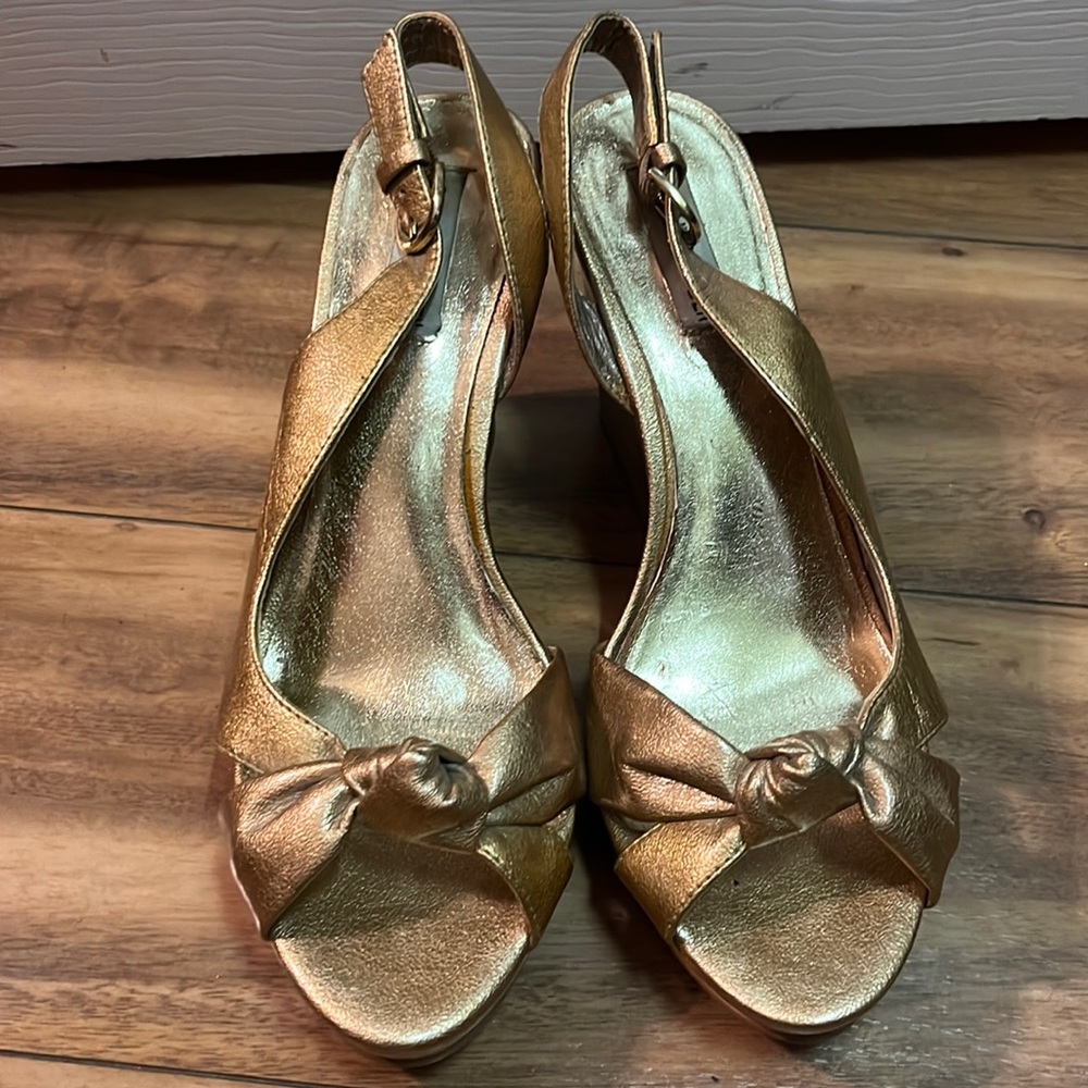 Used Steve Madden Gold wedge shoes